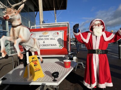 Exciting new Santa sleigh on show at lights switch-on