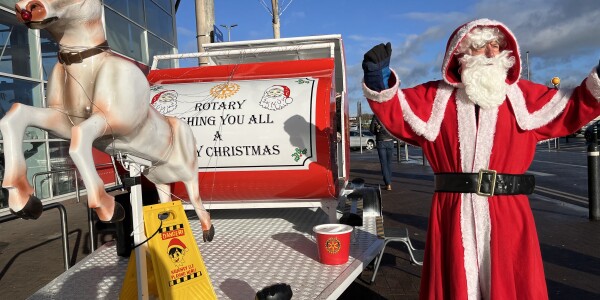Exciting new Santa sleigh on show at lights switch-on